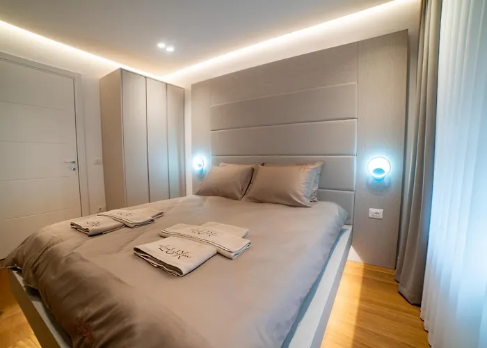 Lux Brilijant Apartmant شقة *